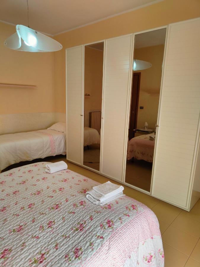 Appartamento In Villa Virginia Fino A 10 Ospiti Mondragone Extérieur photo