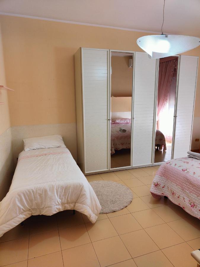 Appartamento In Villa Virginia Fino A 10 Ospiti Mondragone Extérieur photo