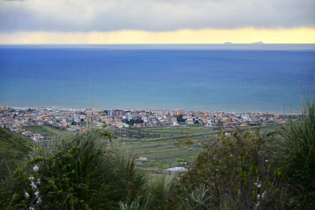 Appartamento In Villa Virginia Fino A 10 Ospiti Mondragone Extérieur photo